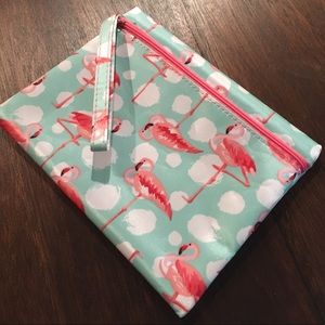 Great bundle item! Flamingo cosmetic case. New!